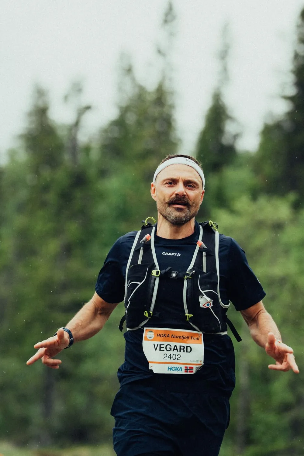 Vegard i FKMS-drakt under Norefjell Trail